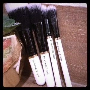 MAC Brush Set